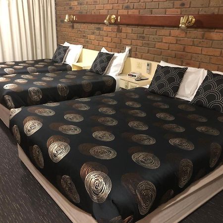 Travellers Rest Motor Inn スワン・ヒル エクステリア 写真