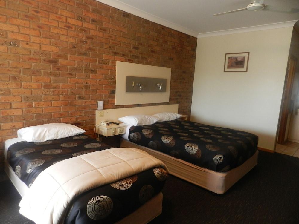 Travellers Rest Motor Inn スワン・ヒル エクステリア 写真
