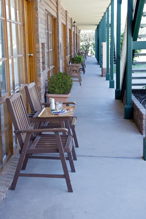 Travellers Rest Motor Inn スワン・ヒル エクステリア 写真