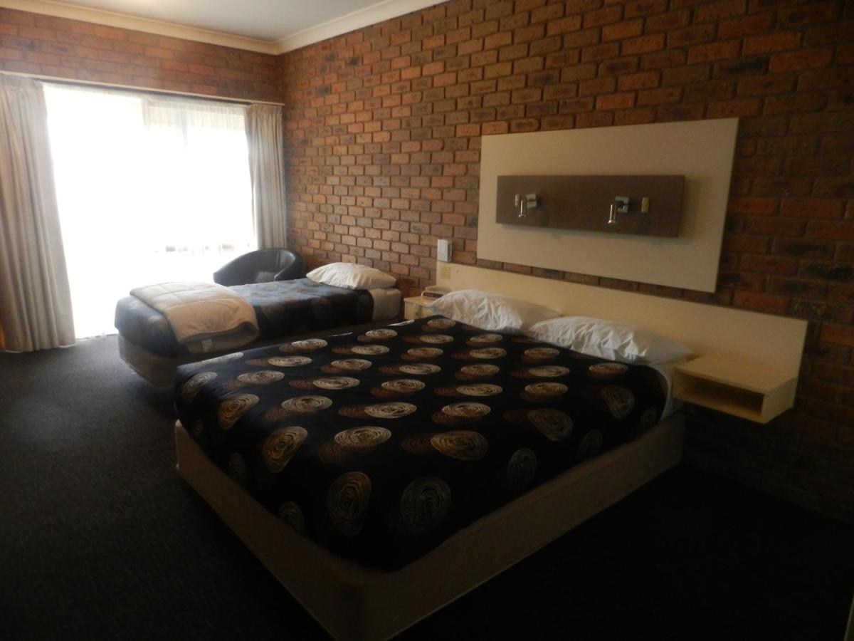 Travellers Rest Motor Inn スワン・ヒル エクステリア 写真
