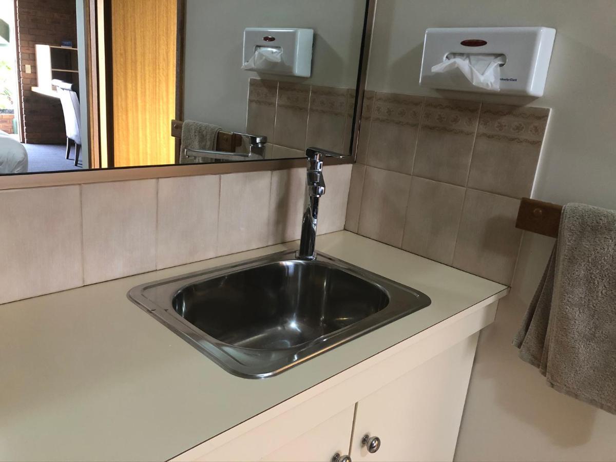 Travellers Rest Motor Inn スワン・ヒル エクステリア 写真